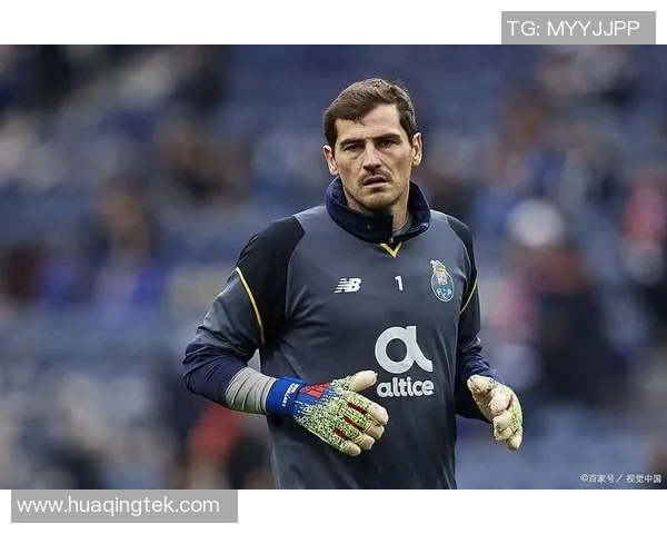 时尚与功能兼备的足球明星训练外套推荐及精选图片展示